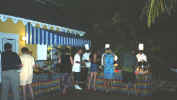 beachdinner016.jpg (57340 bytes)